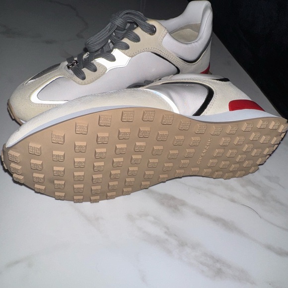 Givenchy runner Beige, White & red women’s Sneakers - Picture 4 of 5